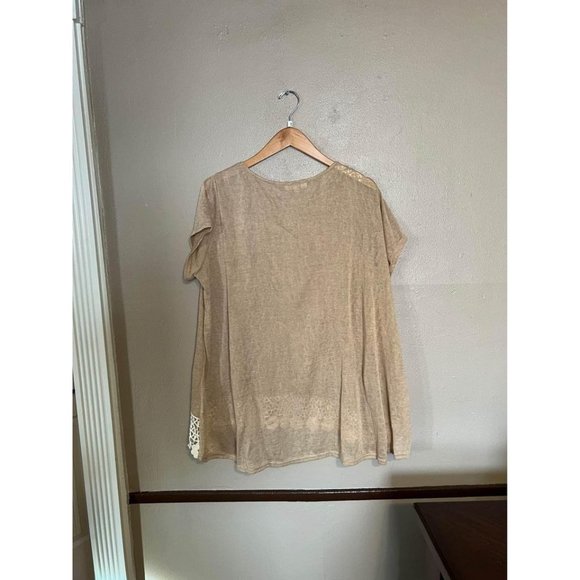 New. XL Umgee Top. Short Sleeve - Picture 2 of 2